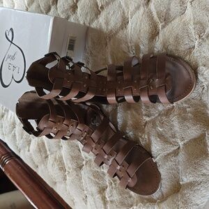 Gladiator zippered brown sandals
